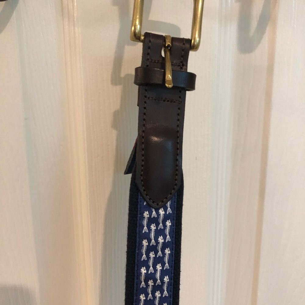 Vineyard vines fish bones belt size 30